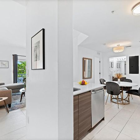 Modern Apartment In Edgewater Майами Номер фото